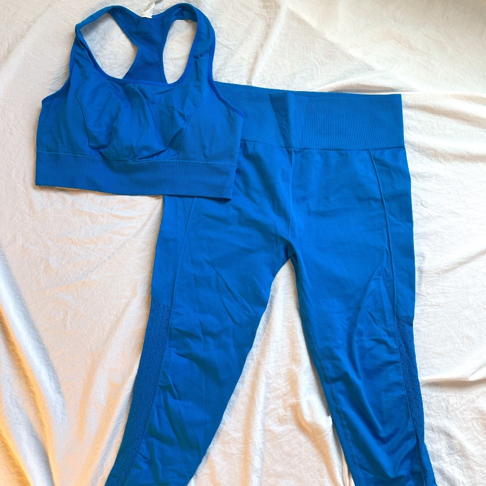 NWOT Fabletics Electric Blue 2 piece set legging and sports bra Sz XL